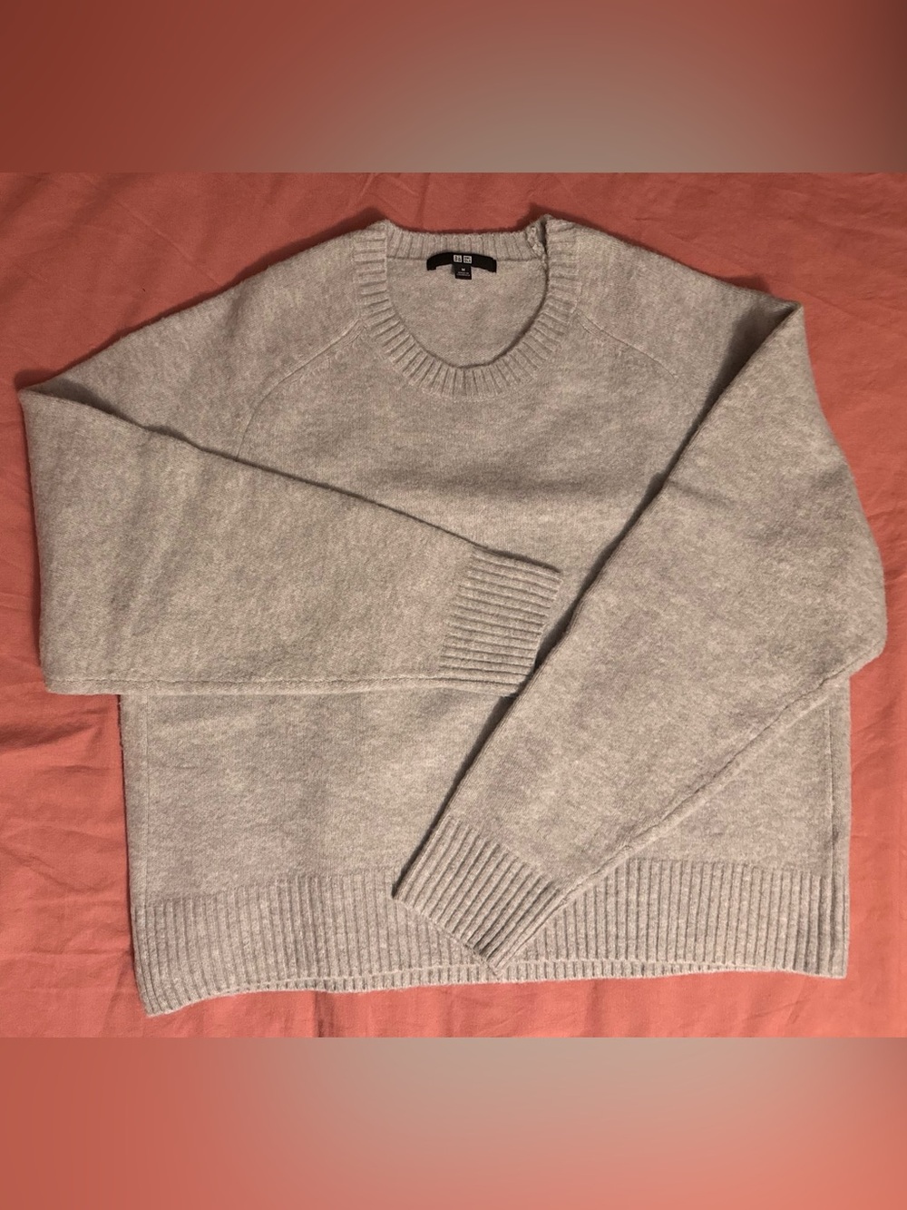 Uniqlo Crewneck Sweater in Light Grey